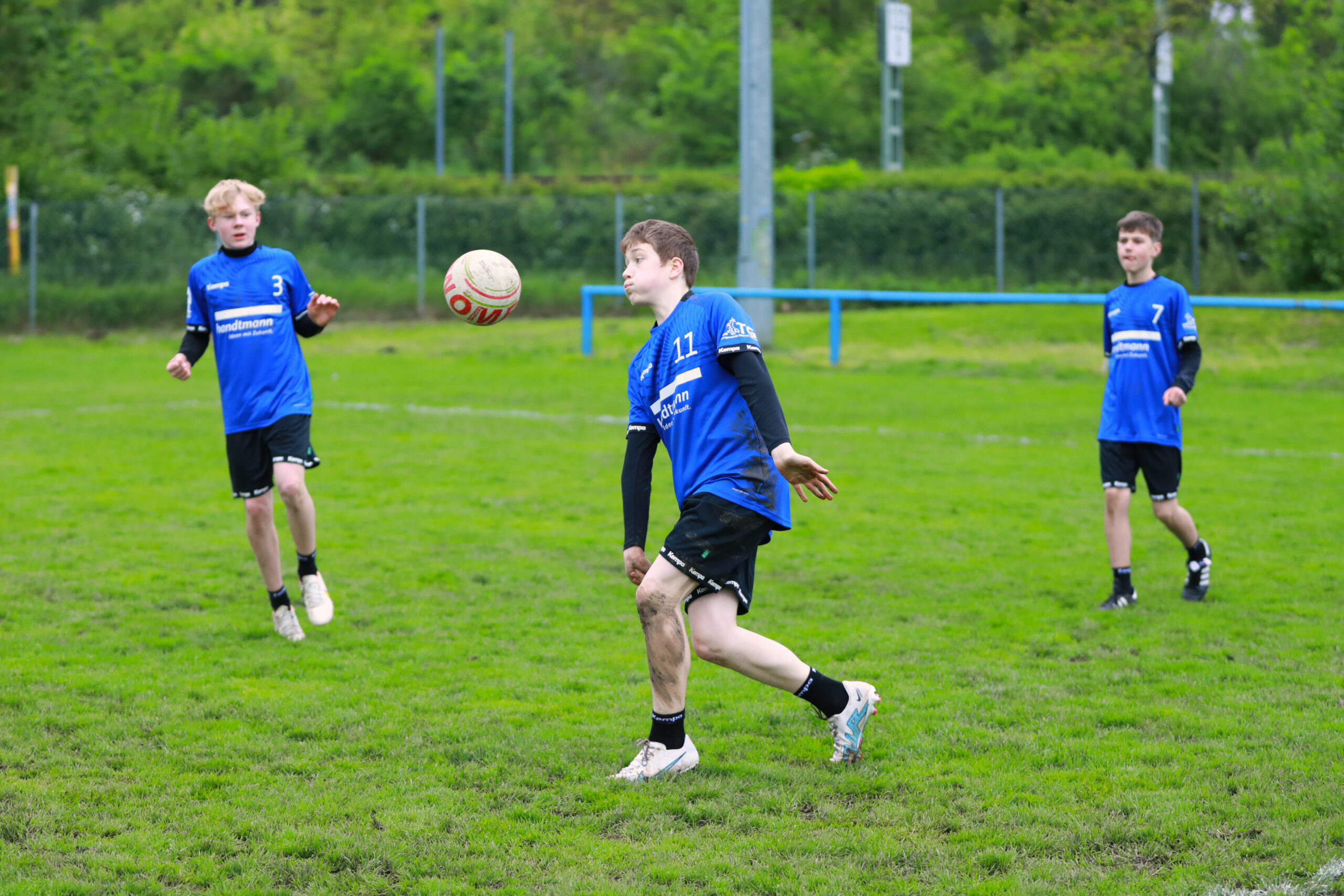 U M Nnlich F Hrt Zur Zwischenrunde Nach Dennach Tg Biberach E V Abteilung Faustball